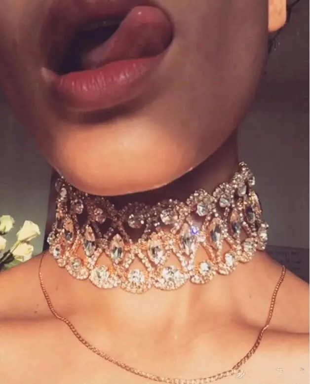 2020 luxe creux fleur cristal strass collier ras du cou colliers femmes or argent chaîne collier bijoux de mariage pour la fête Gi2662