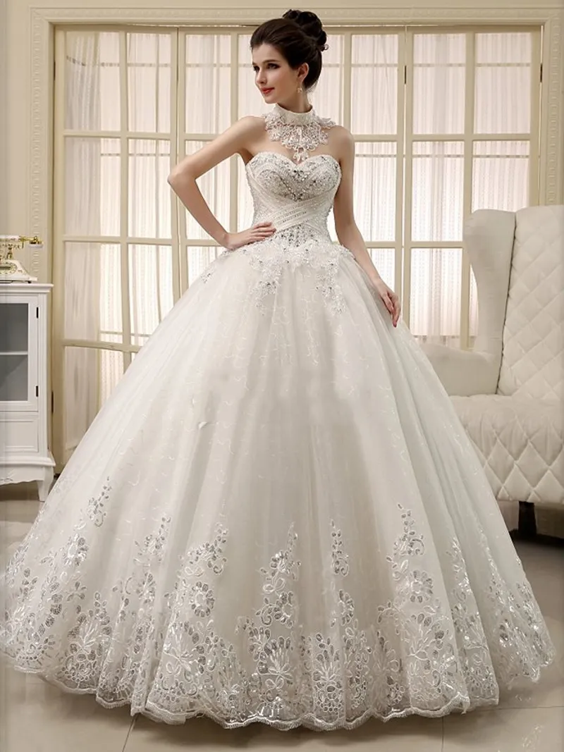 Vintage Sequined Appliques Pearls Ball Gown Wedding Dress