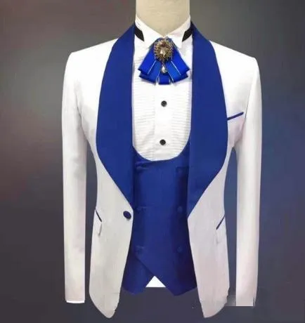 Новое прибытие Groomsmen белых + Royal Blue Groom Tuxedos шаль лацкан Мужские костюмы Свадебные Шафер Жених (куртка + брюки + жилет + галстук) L370