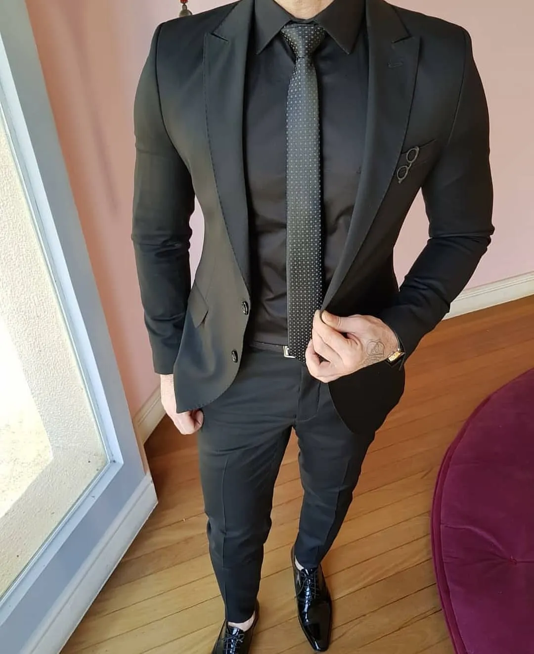 Czarne Garnitki Kurtki Rozrywka Ślub Smokingi Custom Made Mens Formal Party Business Grooms Garnitur Brzeg Slim Fit One Piece