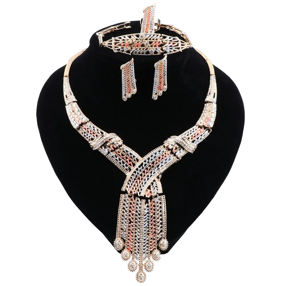 Novos conjuntos clássicos de jóias de Dubai Charme Bridal Crystal Colar Brincos Anel Pulseira Etíope Mulheres Conjunto de Jóias