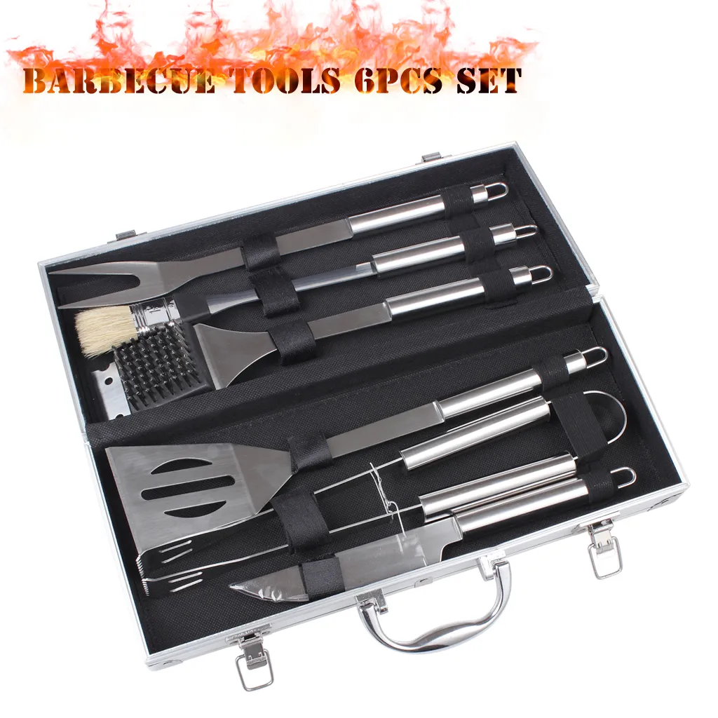 Ensemble d'outils de barbecue de 6 pièces avec étui de transport en aluminium, ustensiles de grillades en acier inoxydable comprenant une spatule, une pince, un couteau, une fourchette et des brosses