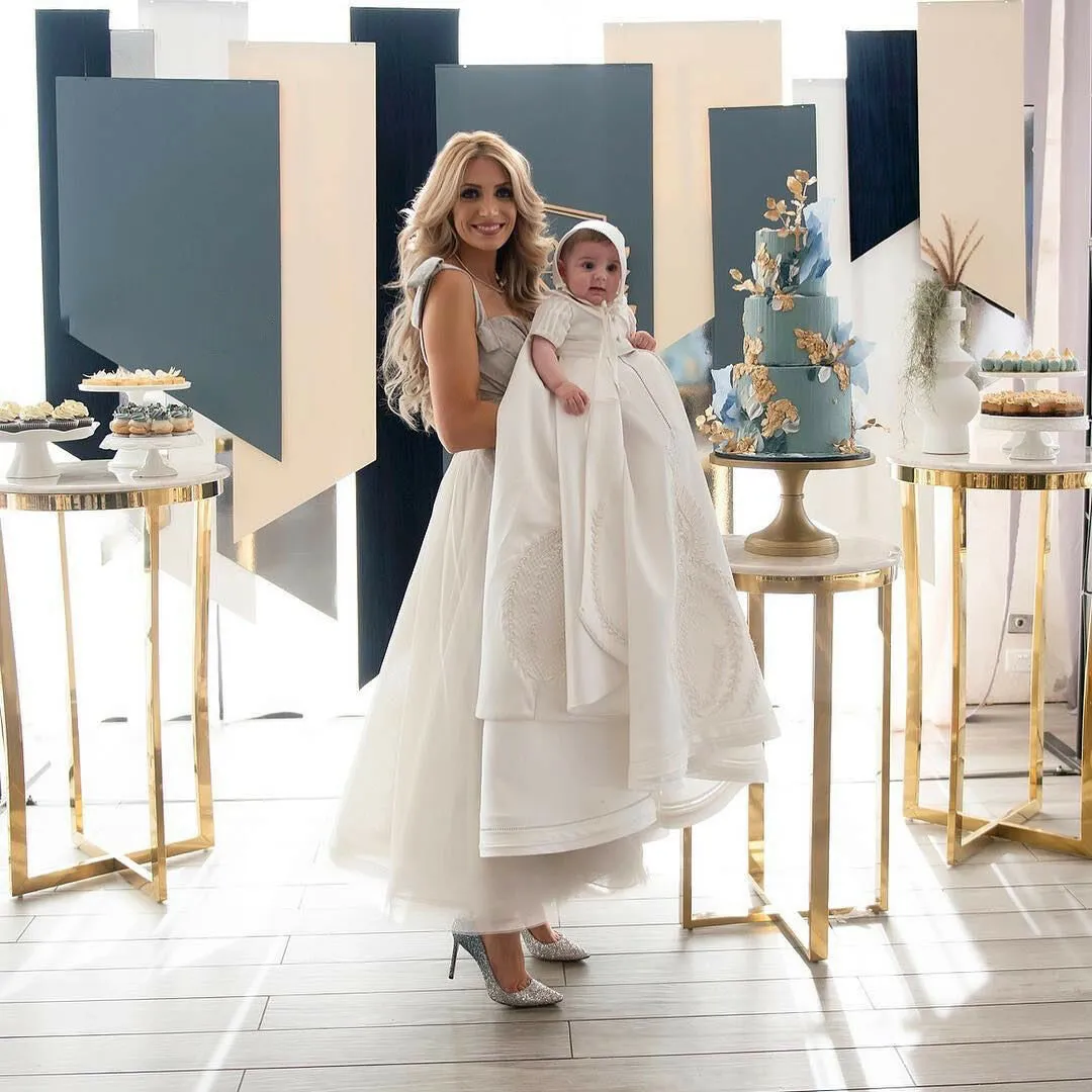 DHgate Baby Baptism Dresses Christening Gowns Satin First Communion 2019 with Bonnet First Communion Dress Wedding Party Events