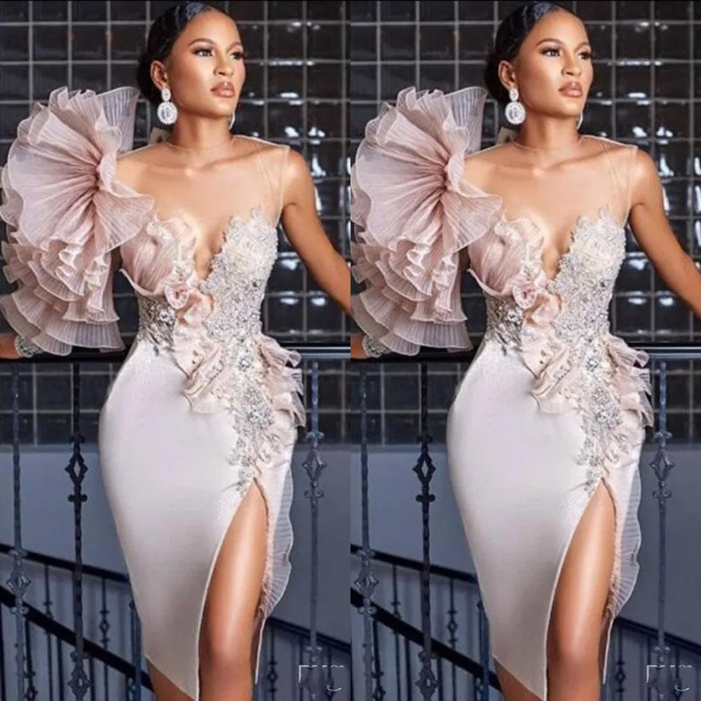 2023 Robes de cocktail courtes sexy Blush Rose Dentelle Appliques Perles Fleurs Côté Split Satin Longueur Au Genou Robes De Soirée Robe De Bal De Bal