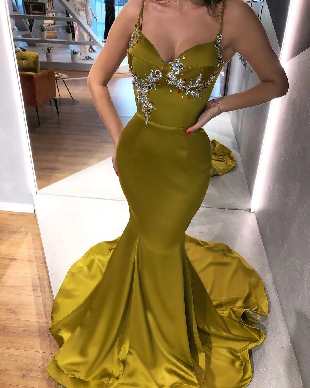 Czarna dziewczyna Arabski ASO EBI Sexy Syrenki Suknie Wieczorowe Spaghetti Paski Zroszony Kryształy Prom Dresses Tanie Formalne Dress Party Suknie Ogstuff