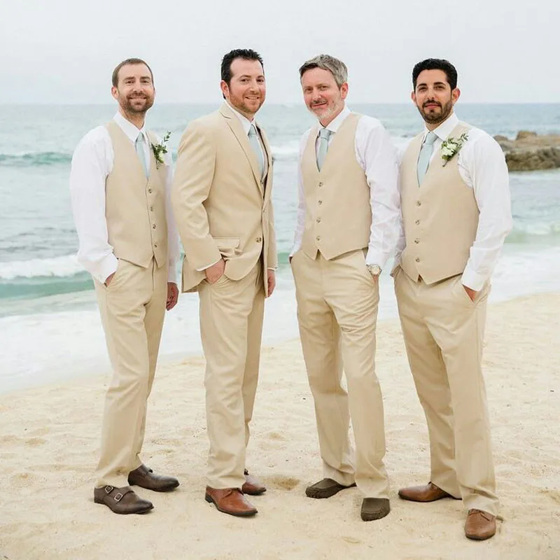 Juegos del verano de los hombres beige para los padrinos de boda de playa  del traje