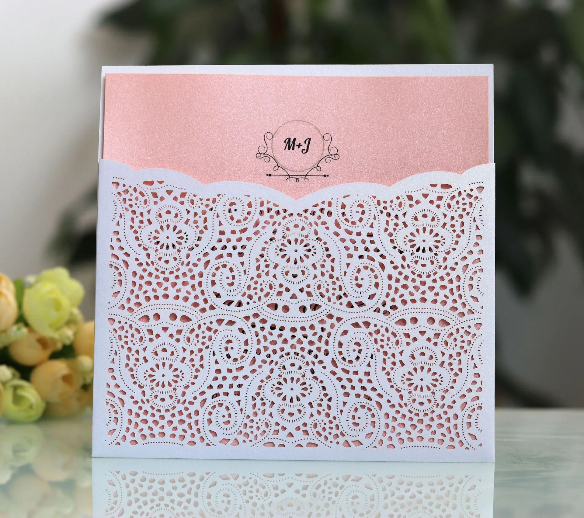 Laser Cut Invitations OEM Support Customized Butterfly Folded Hollow Wedding Party Invitation Cards With Envelopes BW-HK136
