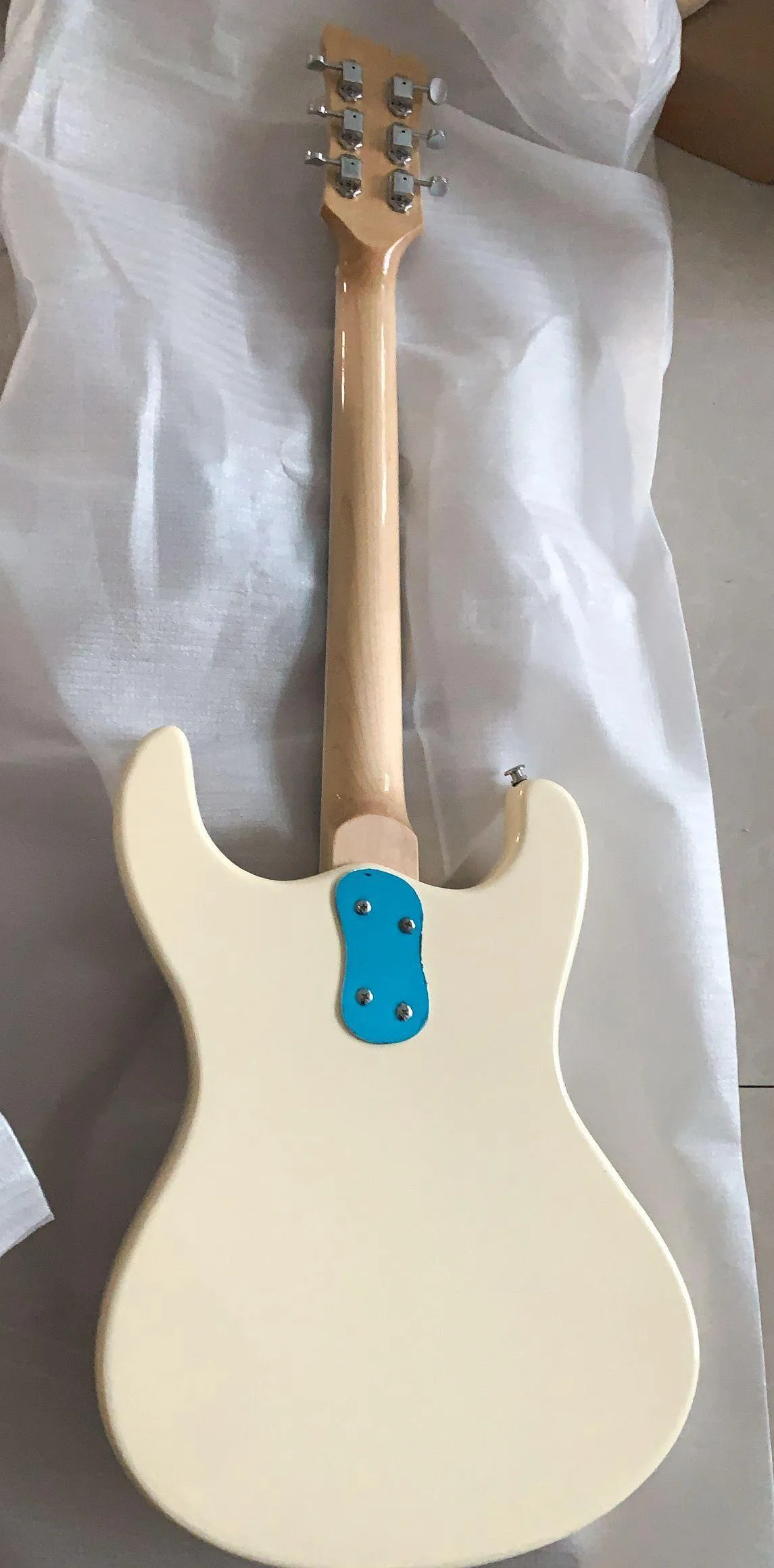 Johnny Ramone Mosrite Mark II Johnson Electric Guitar With Johnny Ramone Mosrite Mark II Johnson Electric Guitar With