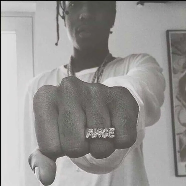 AWGE klassieke letterringvingerring ASAP ROCKY met goud en zilver tweekleurig puntborend glad oppervlak