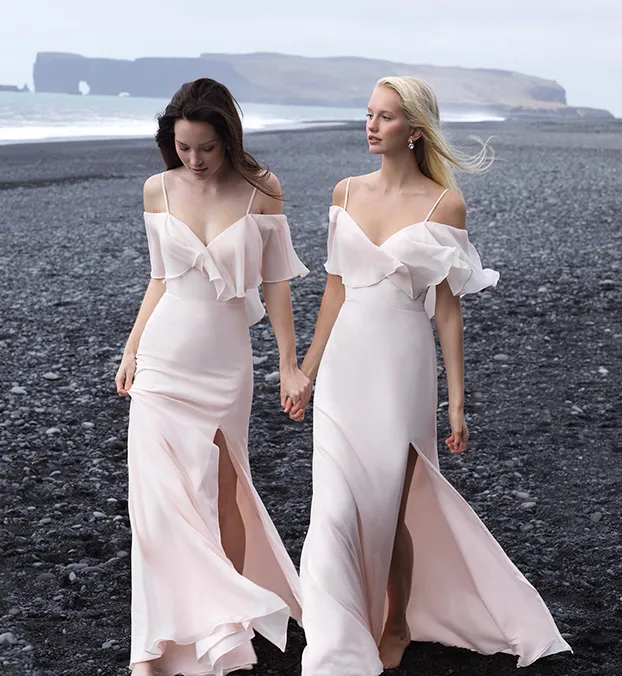 2019 Light Pink Boho Bridesmaid Dresses Cheap Side Split Off The Shoulder Juliet Sleeve Chiffon Country Wedding Guest Dress Formal Party