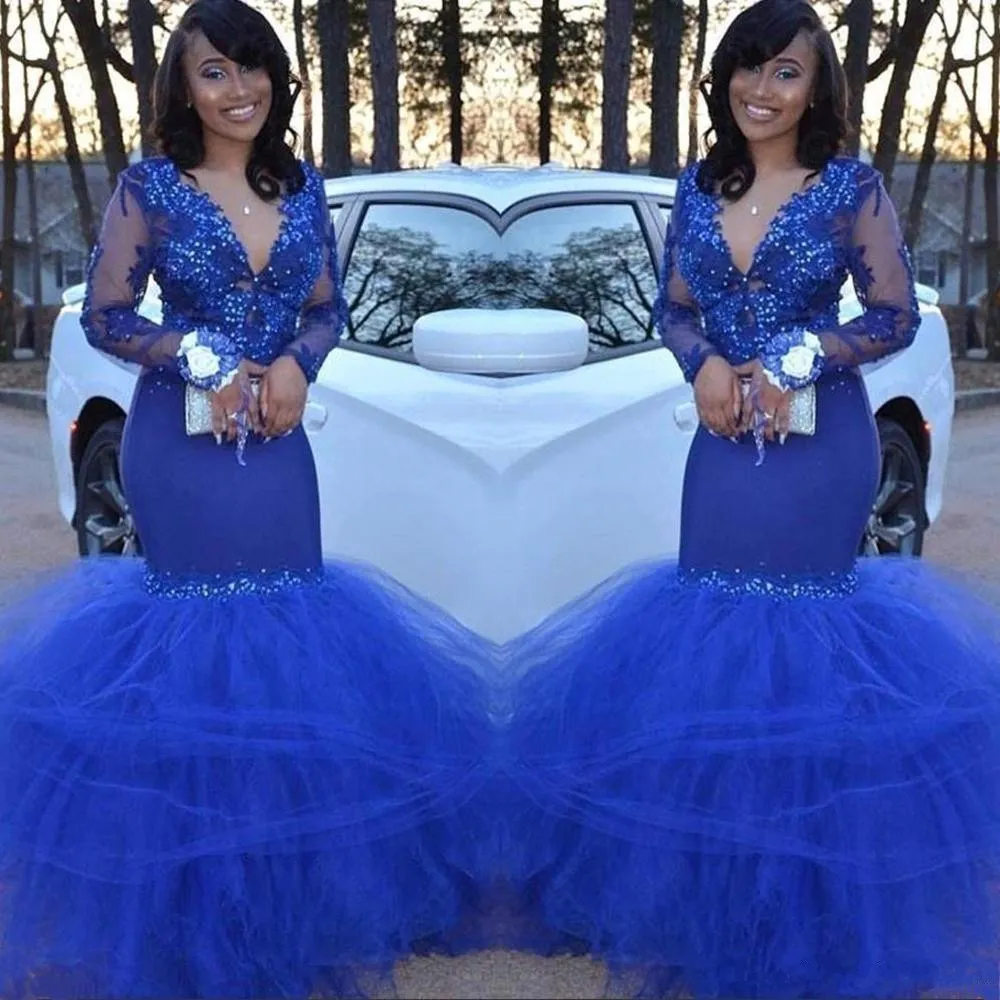 2020 Royal Blue V Neck Tulle Mermaid Prom Klänningar Svart Tjejer Applique Beaded Satin Sweep Train Formell Party Evening Dress