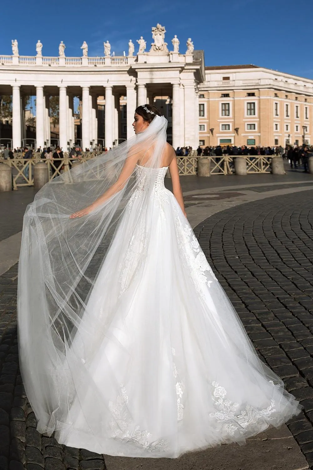 Sweetheart Lace Applique Beach line a wedding dress with See-Through Sweep Train - New Arrival Bridal Gown Sweetheart Lace Applique Beach line a wedding dress with See-Through Sweep Train - New Arrival Bridal Gown