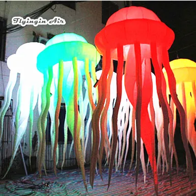 Ballon de méduse gonflable d'éclairage suspendu personnalisé 2m / 3m de hauteur lumière de méduse géante RVB pour la décoration de concert et de fête