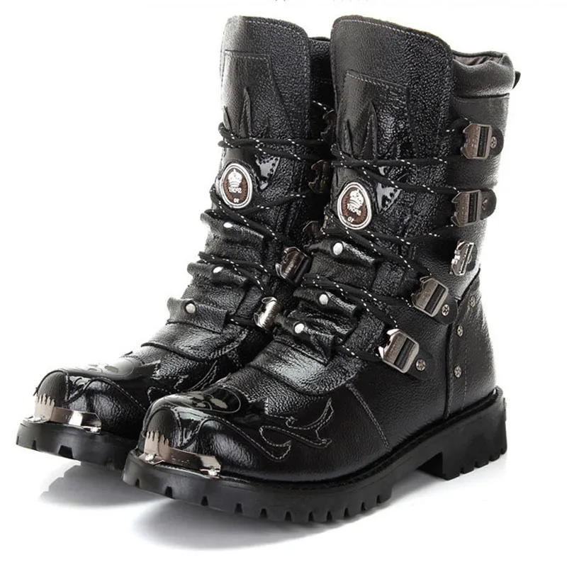 Stivali militari Stivali militari da uomo 2021 Inverno in pelle Neve da cowboy nera Stivali punk gotici in metallo Scarpe da uomo