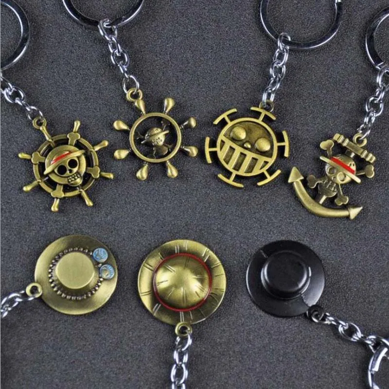 10 pcs/Lot bijoux de mode porte-clés une pièce singe D. Luffy chapeau de paille gouvernail crâne pendentif porte-clés pour les Fans cadeau de fête