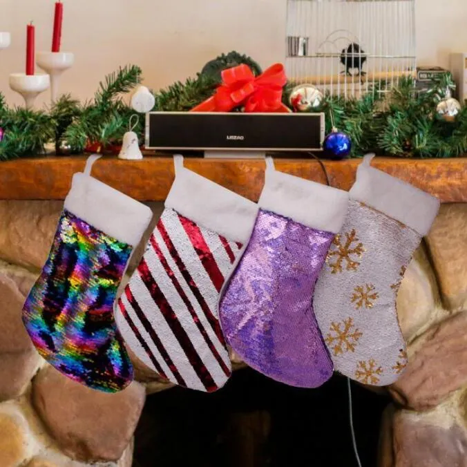 Sac cadeau de Noël à paillettes Sac cadeau de Noël Suspendu fête Arbre de Noël Décoration sacs de bonbons Titulaire Belles chaussettes à paillettes pailletées C1590