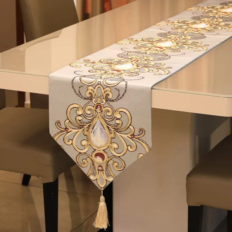 豪華な救済宝石の花テーブルランナーテーブルの旗モダンなテーブルクロスティーテーブル布ベッドナプキンファッションの結婚式の装飾
