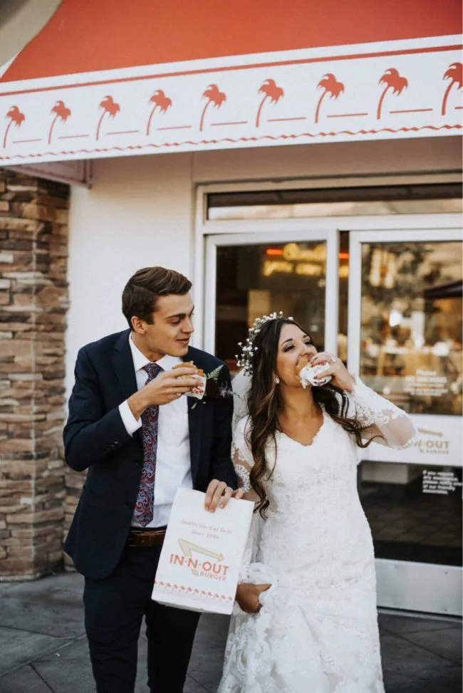 2019 LACE MERMAID MODEST WEDDING DRESSES LONG SLEEVES vネックボタンバックヴィンテージカントリーLDSフルSL311R付き控えめなブライダルガウン