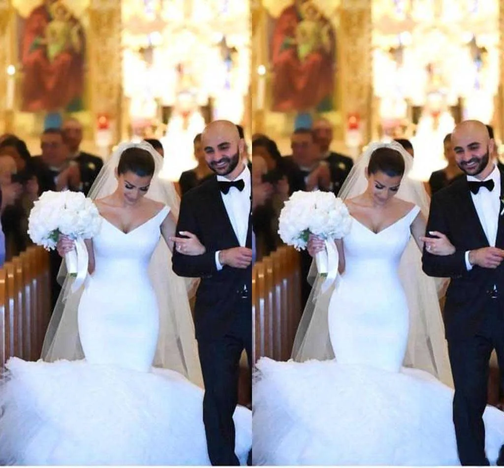 2019 Kim Kardashian Robes De Mariée Sirène Hors Épaule Tulle Puffy Tribunal Train De Mariage Robes De Mariée