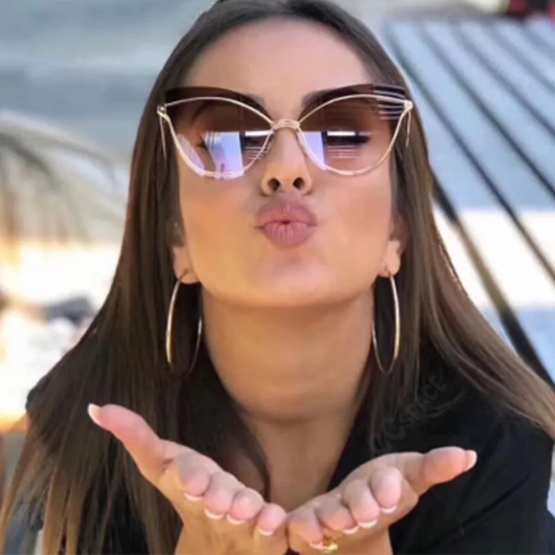 Vintage Cat Eye Sunglasses - Women display picture 3