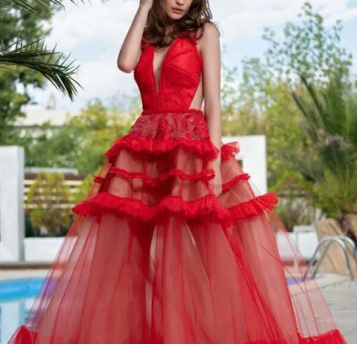 Style indien sexy rouge voir à travers les dames formelles longue soirée robe de banquet magnifique col en V profond fermeture éclair dos à plusieurs niveaux jupe en tulle robe de soirée