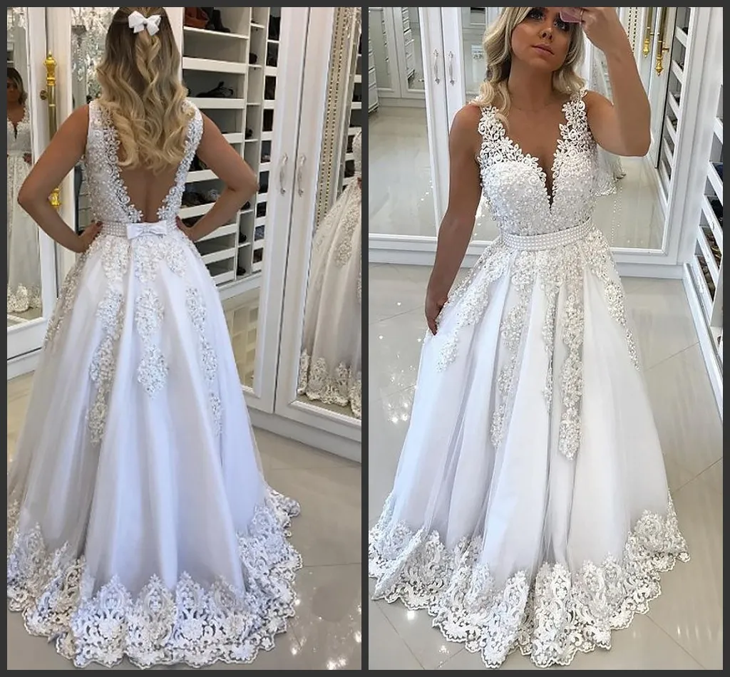 Vit Lace Pearls Aftonklänningar 2019 Deep V-Neck V Backless Applique A-Line Dresses Evening Wear Prom Dress Billiga Formella Klänningar Tjejer Party