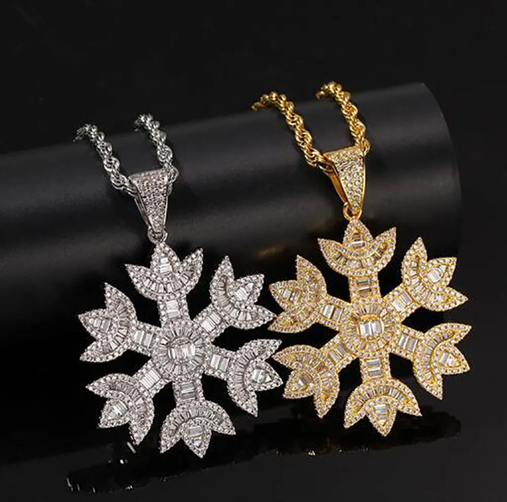 Collier pendentif flocon de neige en or 14K Micro Pave Cubic Zirconia Diamonds Bling Bling Pendentif avec chaîne en corde de 24 pouces