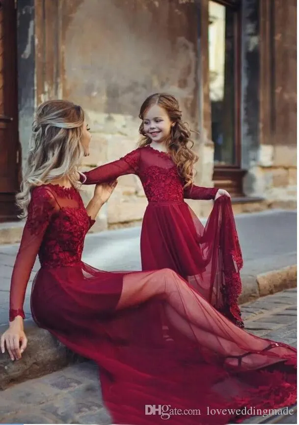 Neuestes Burgunder-Abendkleid mit langen Ärmeln, Mutter- und Tochter-Kleider, Spitze, Tüll-Applikation, bodenlang, langes formelles Abschlussball-Partykleid