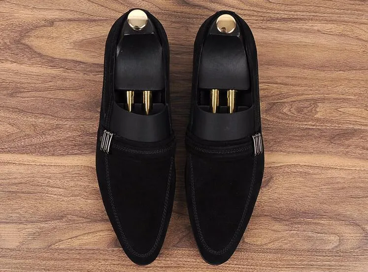Vintage Schuhe Wildleder Männer Designer -Ladung Echtes England Brand Kleid Lederschuhe Spitze Zehen Büro Hochzeitsfeier Wohnung