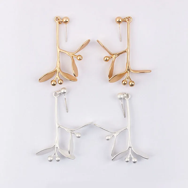 Wholesale- flower dangle earrings women S 925 silver needle Chandelier earrings jewelry golden silver Alloy surface texture accessories