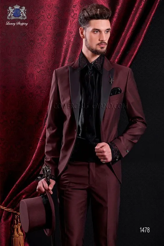 Najnowszy przycisk Wine Groom Tuxedos Peak Lapel Mężczyźni Garnitury 2 Sztuki Wedding / Prom / Dinner Blazer (Kurtka + Spodnie + Krawat) W770