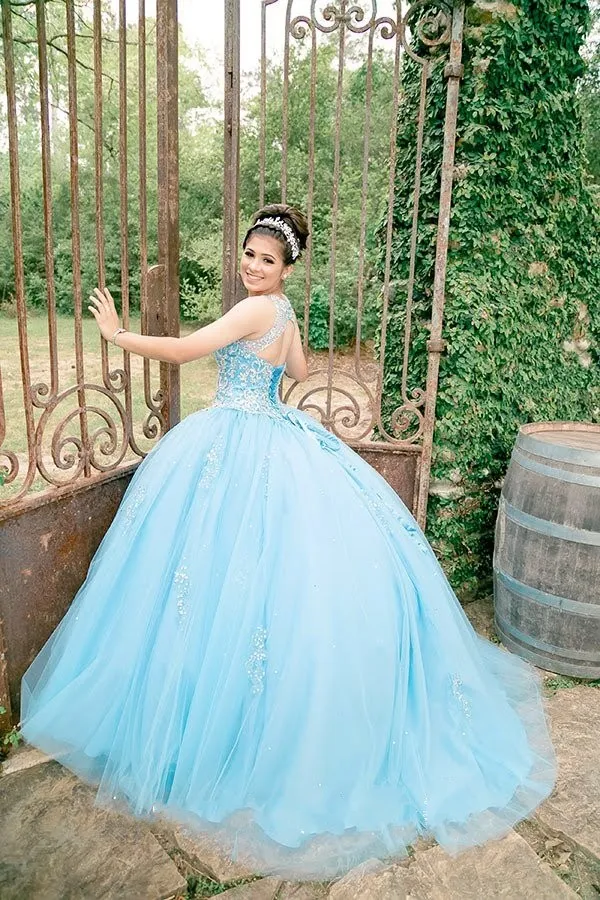 أكوا بلو التطريز كريستال فساتين Quinceanera الكرة الحفلة الراقصة أثواب 2020 جوهرة ثقب المفتاح العودة الدانتيل متابعة تول Vestidos دي Quinceanera فساتين طويلة