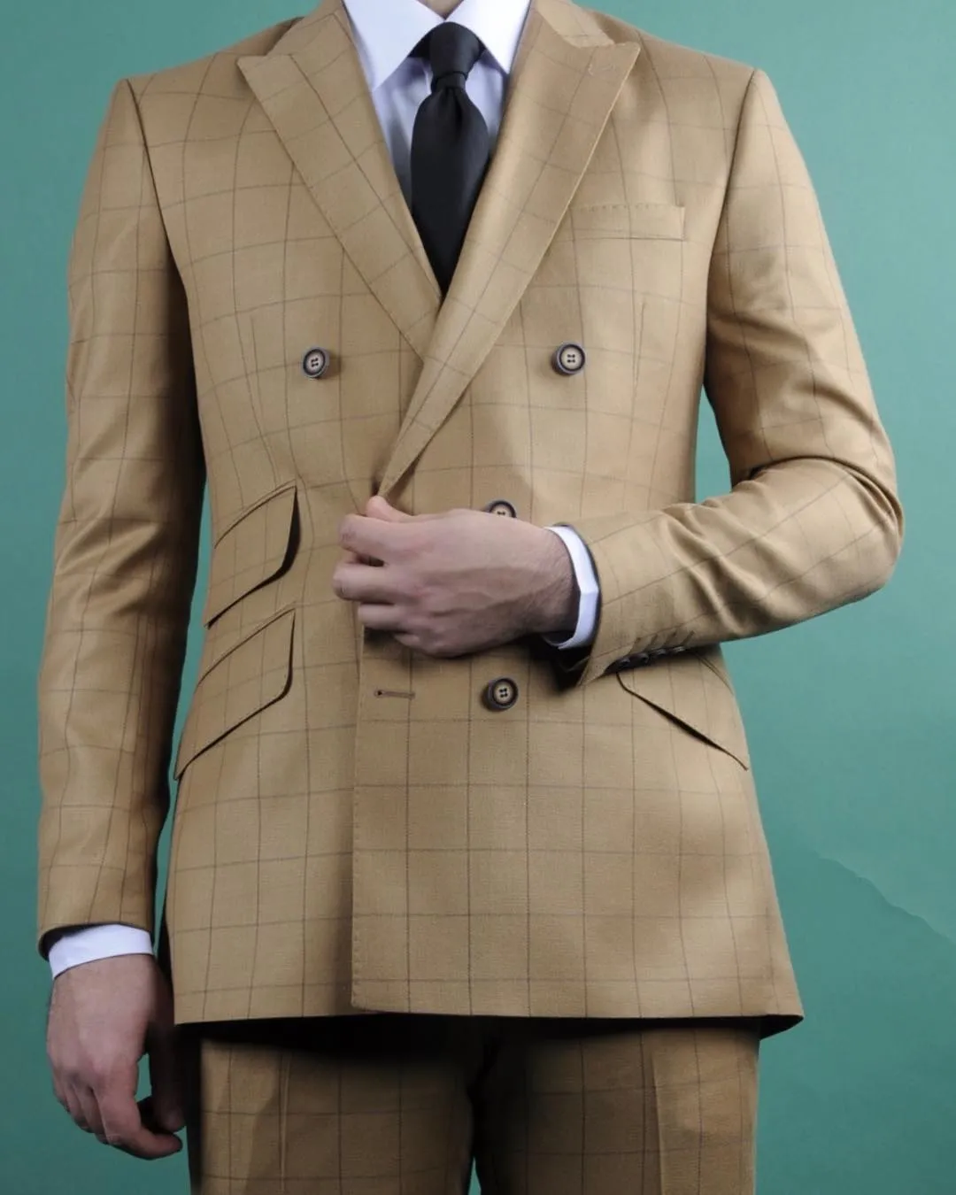 Ahorra a lo Grande en Compras al por Mayor de Traje De Boda Hombres  Diseñador Tuxedo Negro Traje De Novio De Doble Pecho A Cuadros Negros Camel  Tuxedo