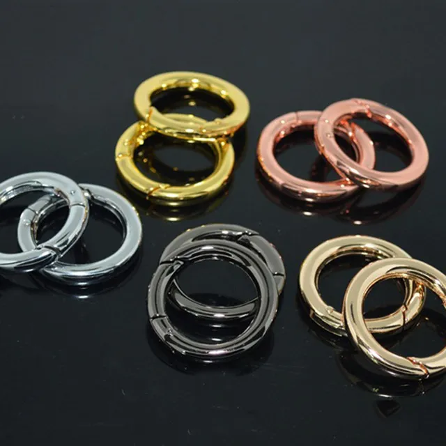 10 stks / partij 25mm hoge quaility sleutelhangers met lente gesp (nooit vervagen) split ring sleutel ringen voor tas auto DIY sieraden maken