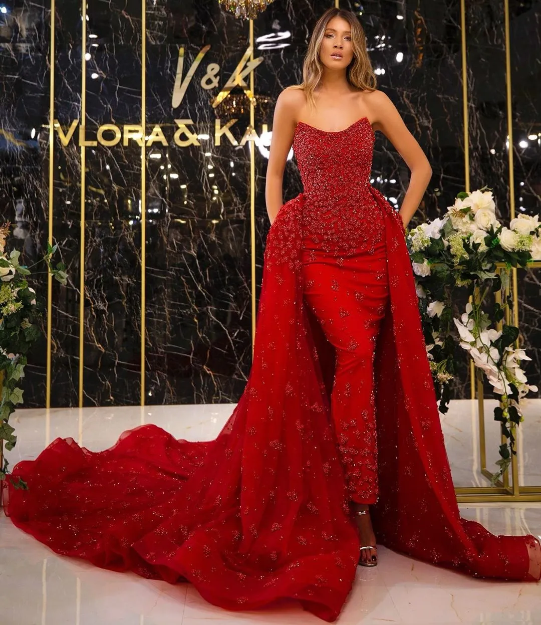Romantic red lace sleeveless/long sleeves tiered skirt ball gown  wedding/prom dress with train - various styles