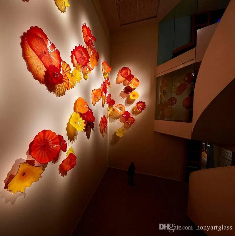 Arte de pared de vidrio Dale platos colgantes soplados a mano flor naranja rojo para decoración de Hotel Ideas de habitación para niños platos de Murano