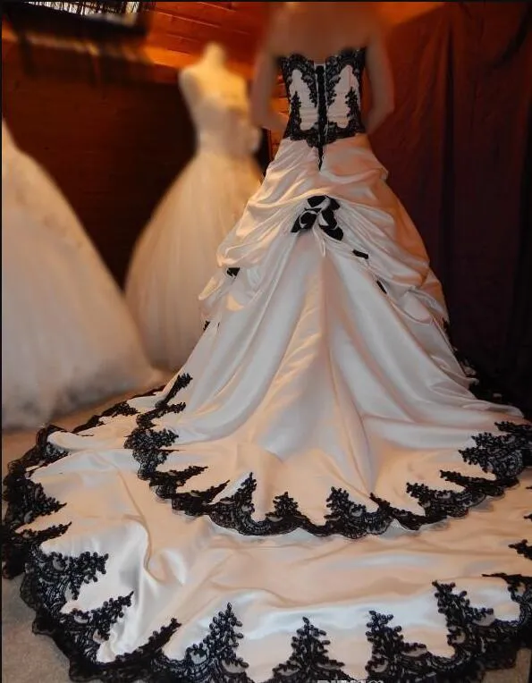 Black and White Wedding Dresses Gothic Lace Applique Tiered Pageant Bridal Dress Long Back Lace Up Satin Elegant Bridal Wedding Go257q