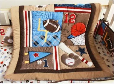 INS 4 PCS Set letto per culla per bambini Sports Baseball 12 biancheria da letto per lettino Inc trapunta per bambini copriletto con volant antipolvere