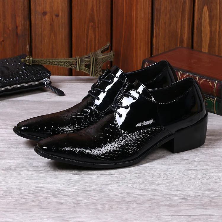 Hommes formels nouveau designer oxford mode noir robe cuir en cuir masculin Business Office Brogue chaussures grandes taille 38-47 D896