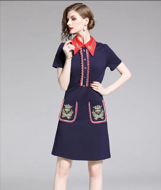 Aline Blue Dress Lapel Neck Flora刺繍女性ミニドレスネイビーブルー夏のパーティードレス中央子牛の半袖スリーブ