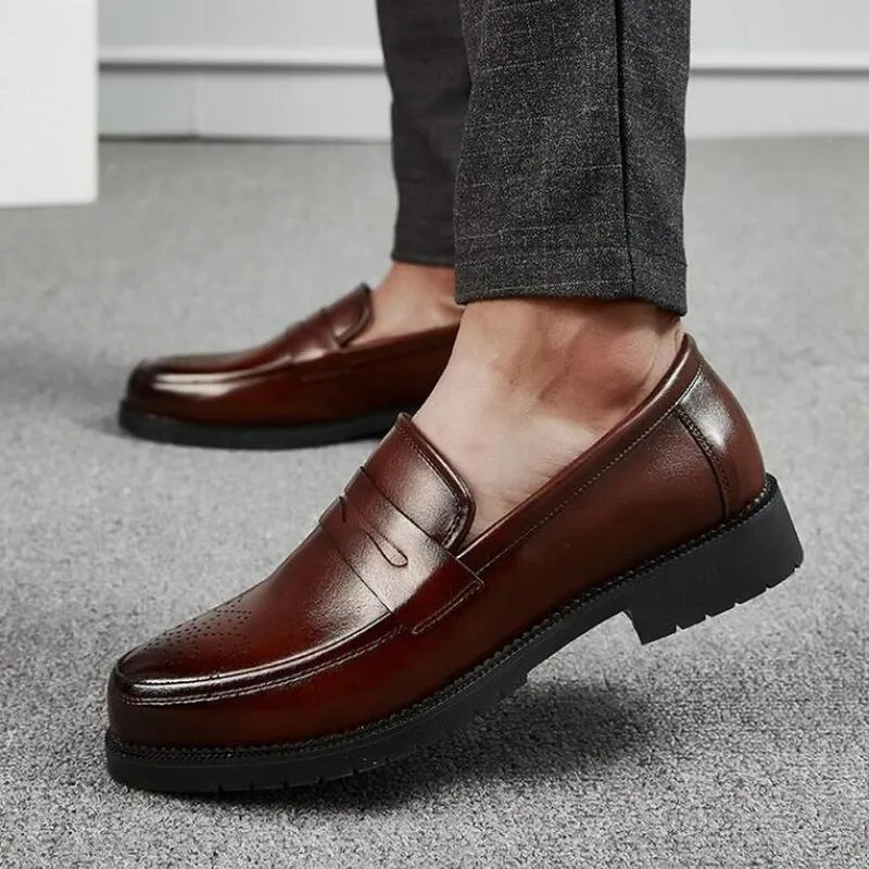 Mężczyźni Mężczyzna Sukienka Mężczyzna Formalne Mokasyny Slip On Buty Męskie PU Skórzany Biznes Jazdy Zapatos De Hombres Personalizar Zapatos M0240