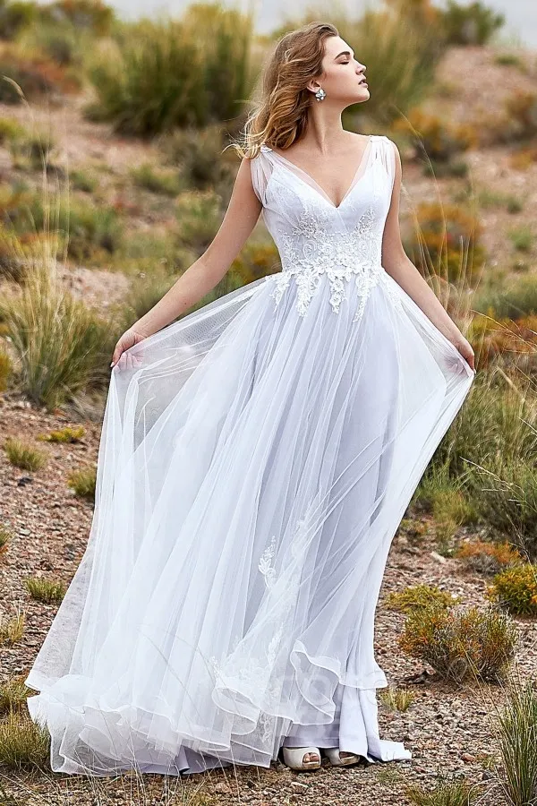 Latest 2019 Elegant Beach Wedding Dresses V Neck Flowy A Line Sweep Train Appliqued Tulle Boho Wedding Dresses Bridal Gowns