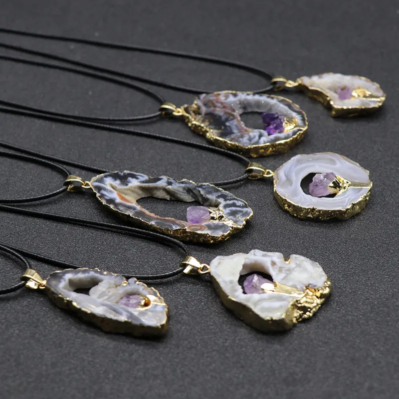 Ювелирные ожерелья ожерелья подвески агатируют грубые нарезанные полые кристаллы с аметистом позолоченными краями.