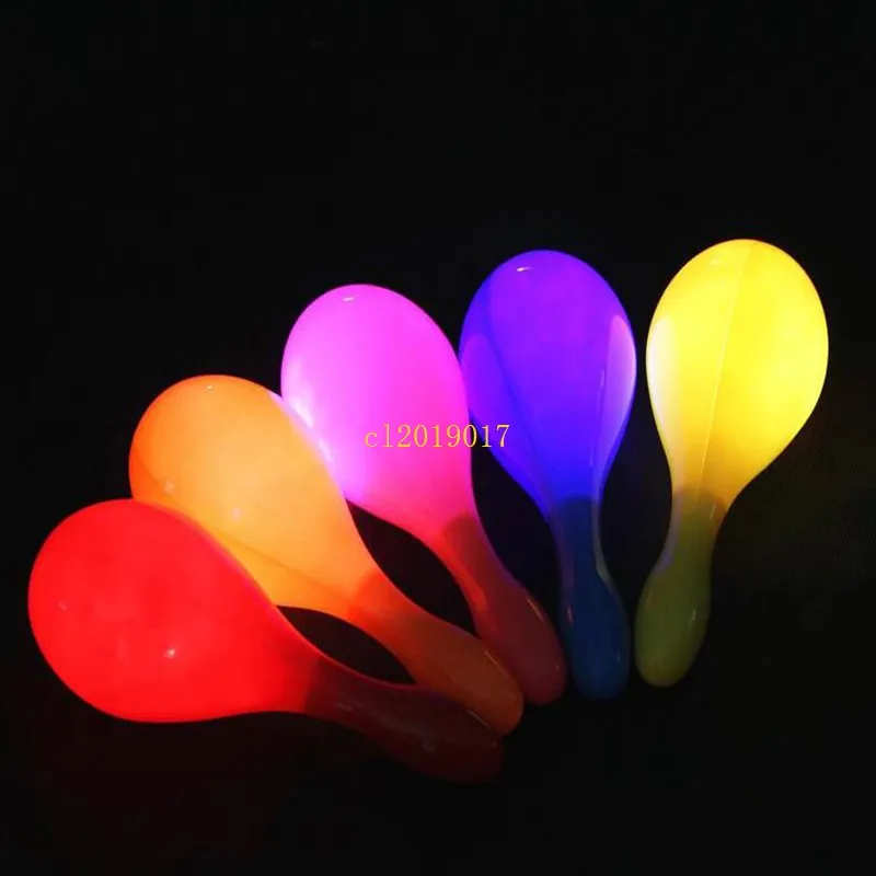 Envío gratis LED intermitente Maracas Light Up Neon Beach Hula Party Maracas Adult Bar KTV Cheer Props Glow Party Supplies