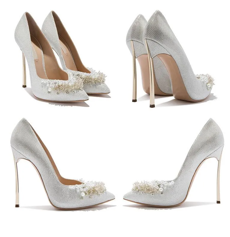 New gold hand-made pearly and diamond-encrusted high-heeled, high-heeled, sexy, low-cut women`s slip-on white sequined wedding 