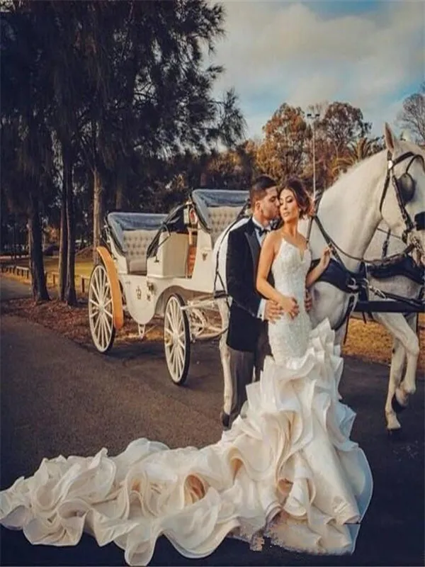 2020 Cathedral Train Sweetheart Mermaid Beach Bröllopsklänningar Beaded Lace Ruffles Backless Luxury Sparkly Trumpet Bridal Gowns Custom