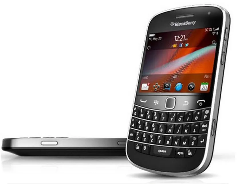 BlackBerry Bold 9900 Desbloqueado - 8GB, Pantalla 2.8", Cámara 5MP, Color Negro/blanco