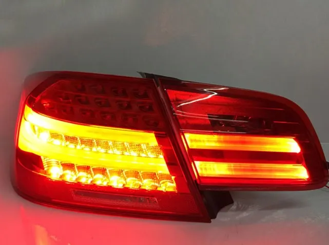 Biltillbehör för BMW E92 Taillights 2007-2011 för E92 LED-svanslampa + Vänd signal + Broms + Reverse LED-ljus