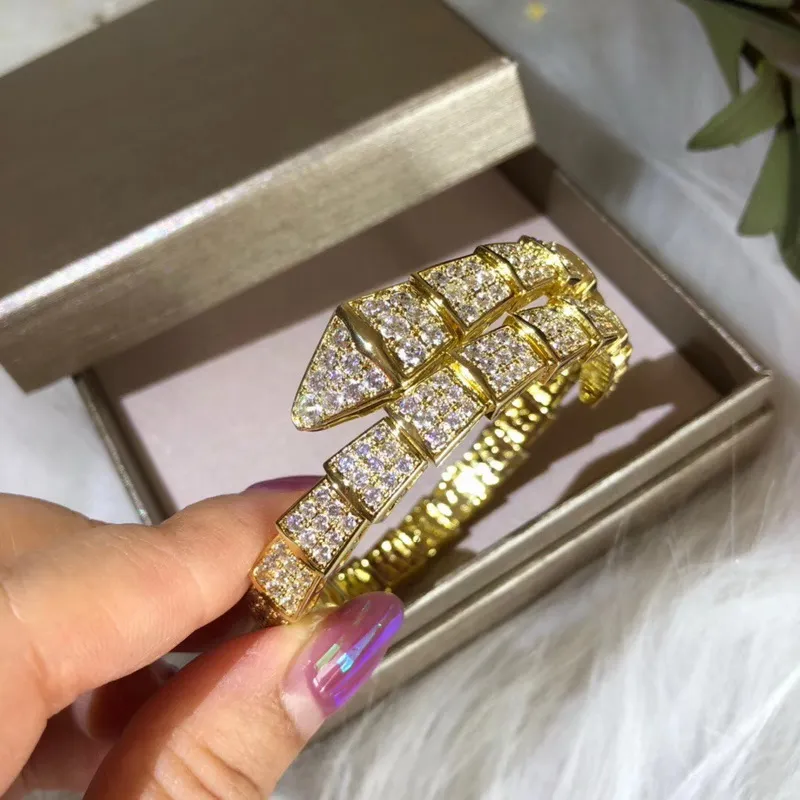 Hot Sale Fashion Lady Women Brass 18K Gold Plated Single Circle Setting Full Diamond Snake Shape Elasticity Wide Open Bracelets Bangle