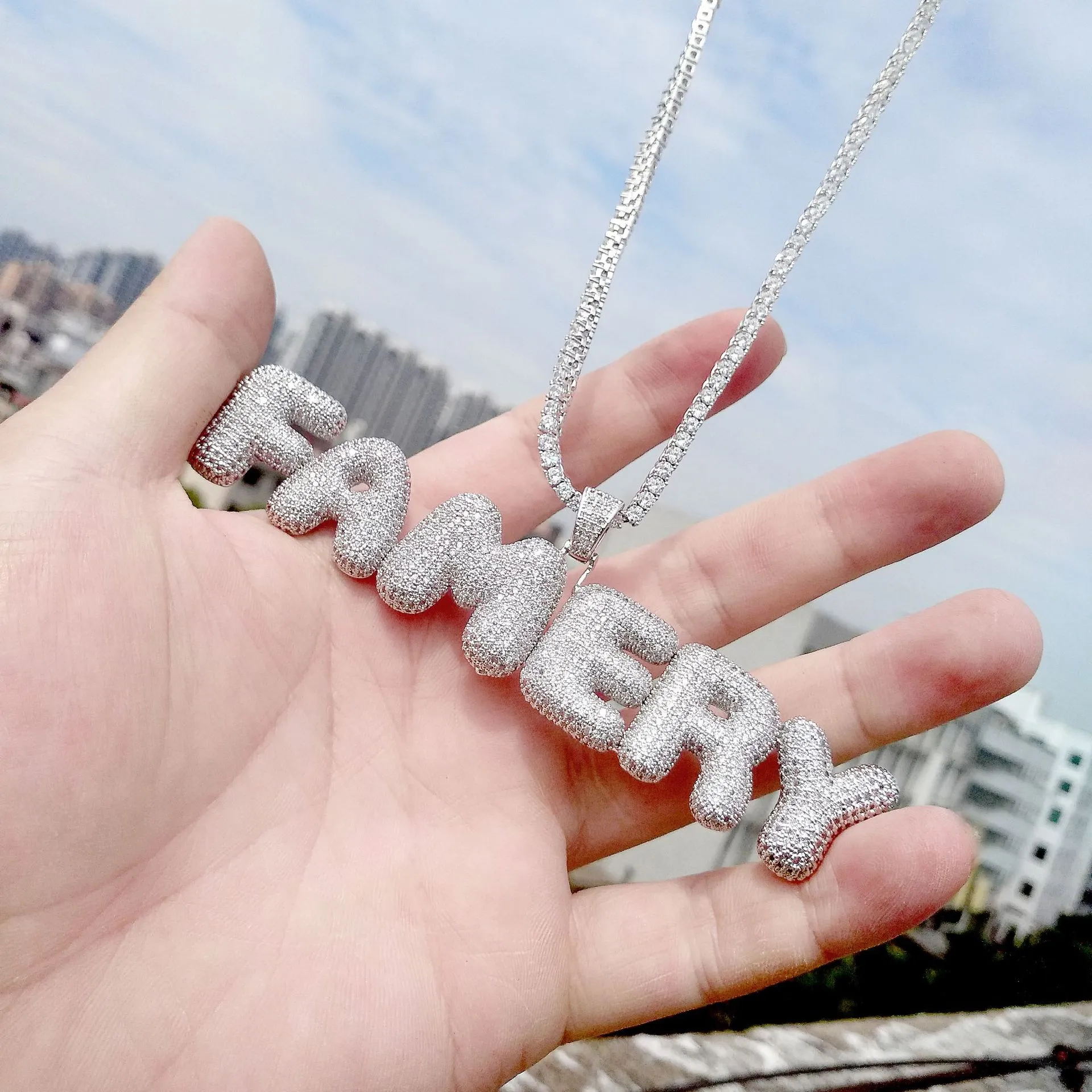 Moda e oro bianco placcato con bolle ghiacciate, lettera e numero, collana con ciondolo personalizzato, collana hip-hop con diamanti pieni, regali per coppie